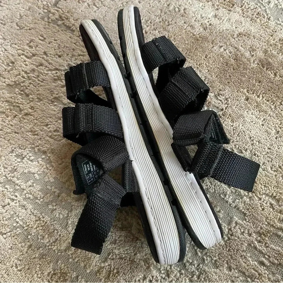 Dr. Martens Unisex Fusion 3 Maldon Strap Sandals SoftWair Strappy Black White - Picture 8 of 8